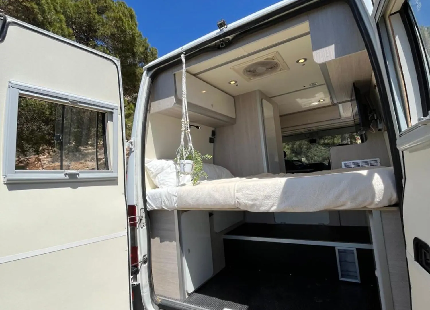 Beautiful Campervan Ses Cadenes Spain